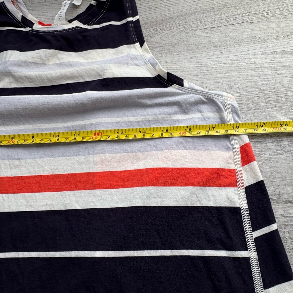 Lululemon All Tied Up Tank Top Striped Size 4 - Picture 8 of 8
